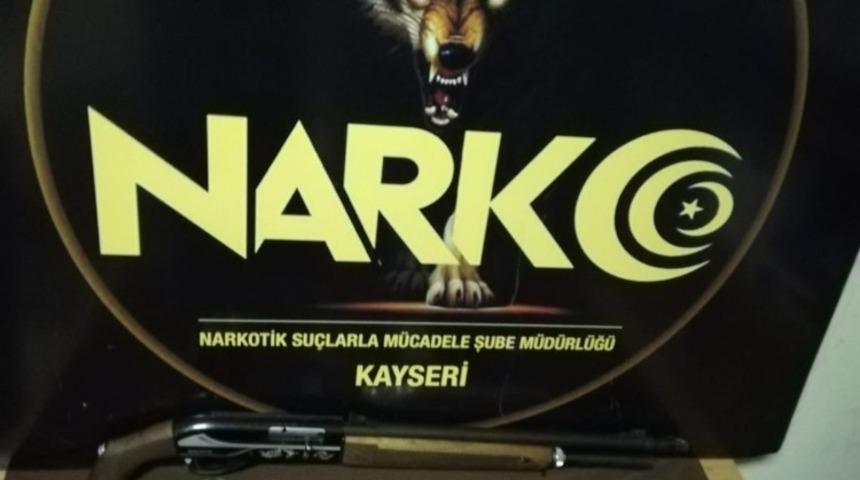 Uyuşturucu ticareti yapan 2 kişi g&ouml;zaltına alındı