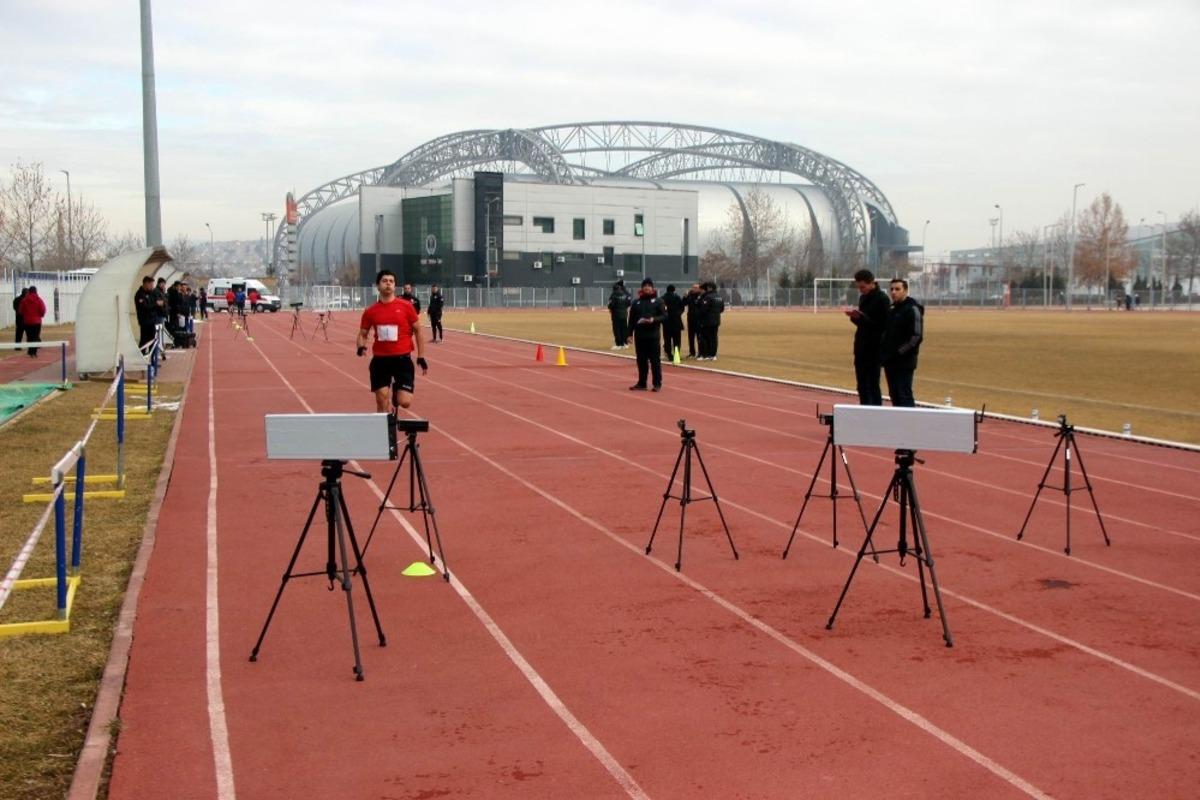 Hakemler yeterlilik testinden ge&ccedil;ti