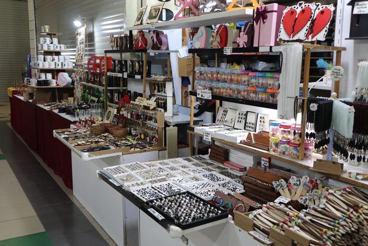 1 liraya aldığı şişeleri sanat eserine dönüşüp Avrupa'ya 50 euroya satıyor G4