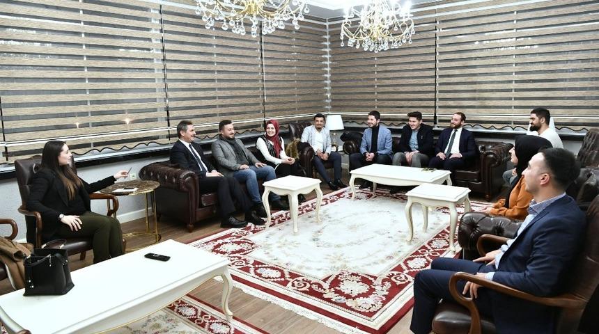 Başkan K&ouml;se, gen&ccedil;leri dinledi