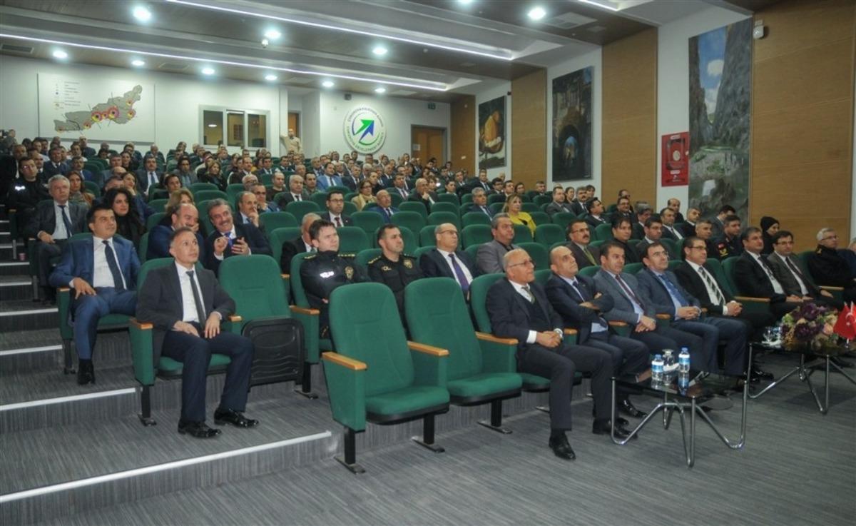 Kamu g&ouml;revlilerine "Temsil ve Protokol Y&ouml;netimi" konulu eğitim