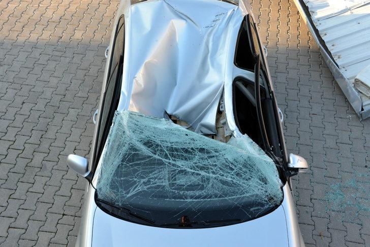 Kahramanmaraş'ı fırtına vurdu! Çatılar uçtu, hayvanlar telef oldu, araç kullanılamaz hale geldi G4