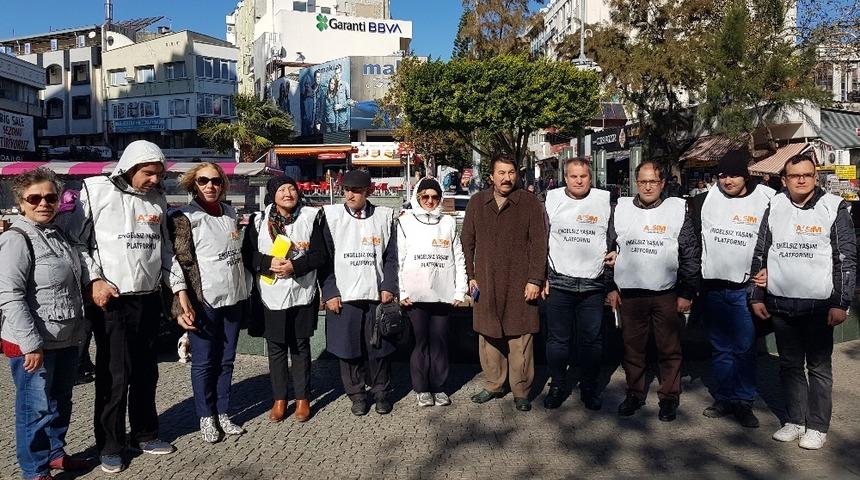 Engelsiz y&uuml;r&uuml;y&uuml;şle empati yaptılar