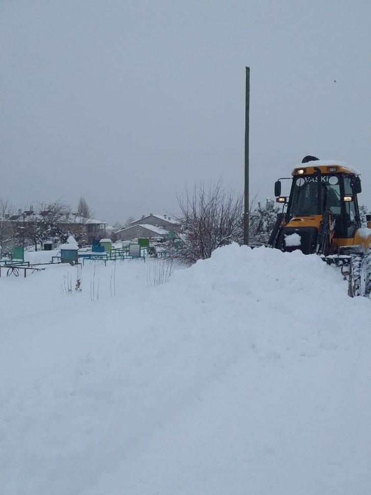 VASKİ ekiplerinden karla mücadele çalışması G4