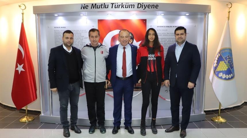 Turgutlu Belediyespor kadın basketbol takımına milli gurur