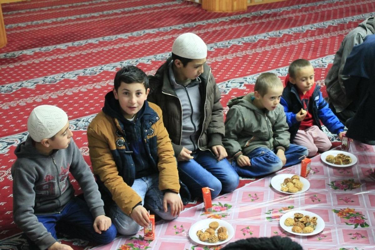 &ldquo;Vatanına bağlı gen&ccedil;ler yetiştirmeyi hedefliyoruz&rdquo;