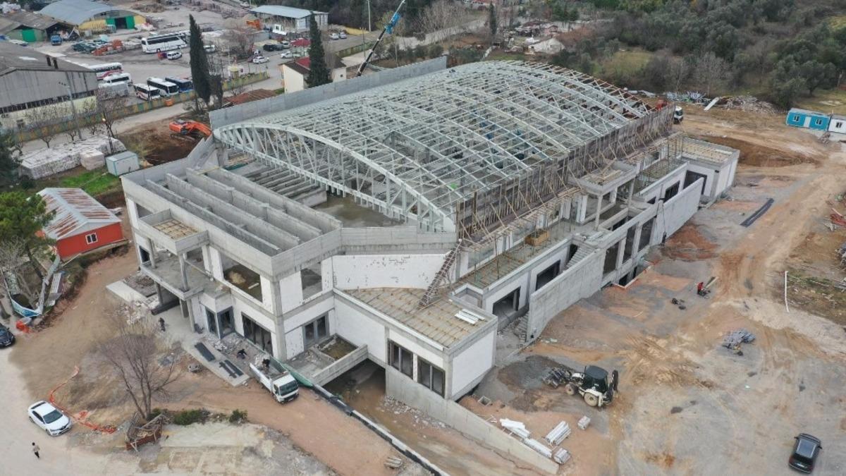 Darıca&rsquo;nın dev spor salonunda &ccedil;elik &ccedil;atı tamamlanıyor
