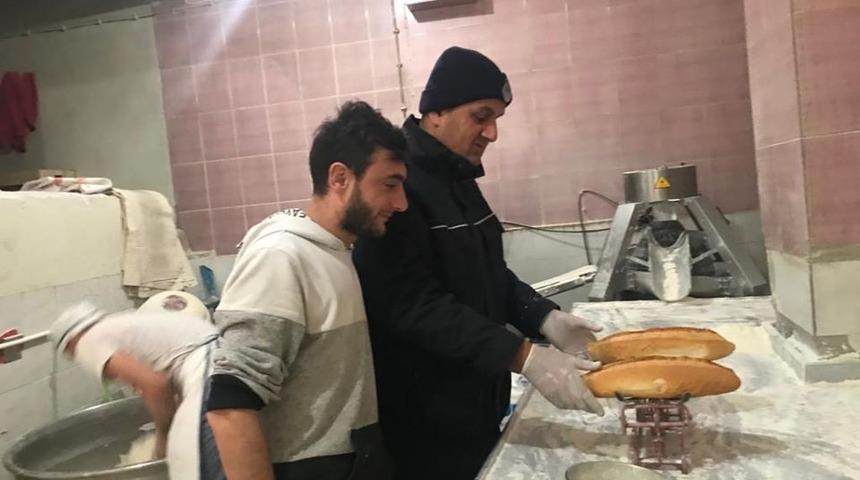 Zabıta ekiplerinden ekmek gramaj kontrol&uuml;