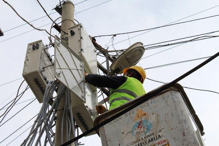 Aboneliği bulunmayan ve başka abone adına enerji kullananların elektriği kesilecek G1