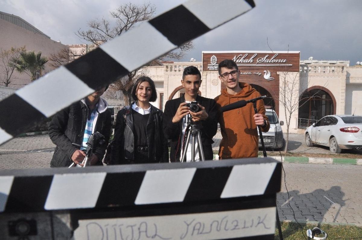 Kızıltepeli gen&ccedil;ler sosyal medya bağımlılığına dikkat &ccedil;ekti