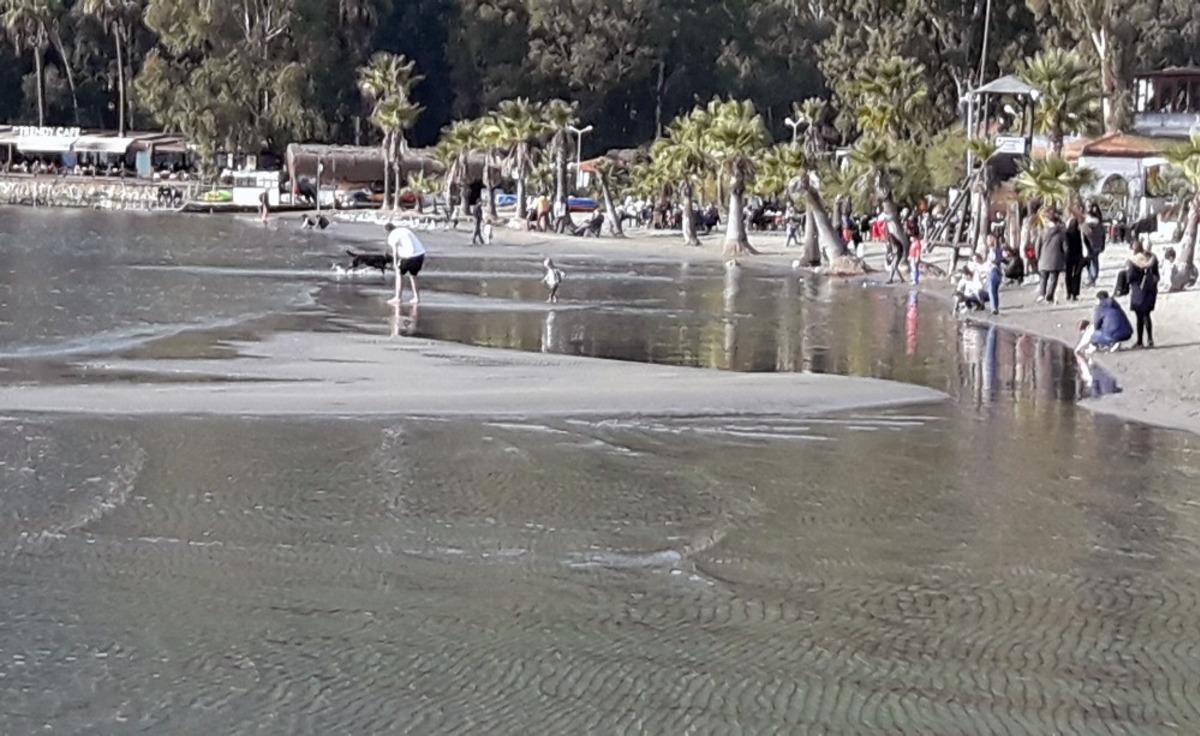 Muğla'da deniz suyu 30 metre &ccedil;ekildi