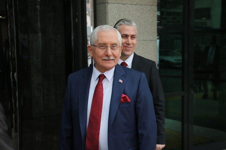 YSK Başkanı Sadi Güven basın mensuplarıyla vedalaşıp son çayını içti G4