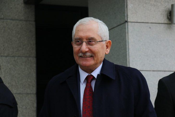 YSK Başkanı Sadi Güven basın mensuplarıyla vedalaşıp son çayını içti G2