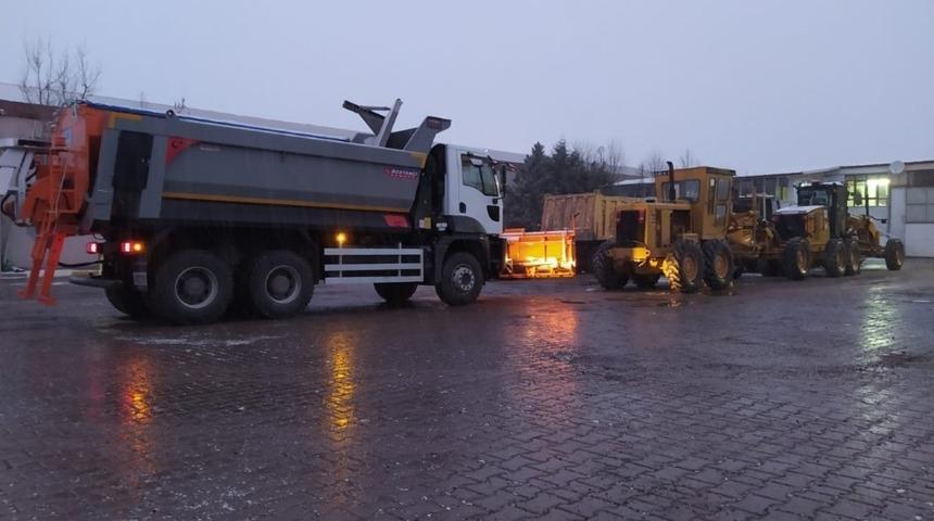 Nevşehir Belediyesi karla m&uuml;cadele i&ccedil;in ara&ccedil; filosunu g&uuml;&ccedil;lendiriyor