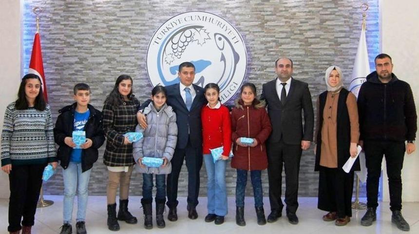 Erciş&rsquo;te başarılı &ouml;ğrencilere tablet