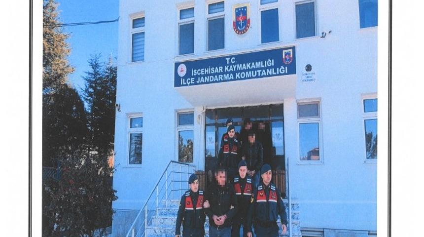 Bağ evi hırsızları yakalandı