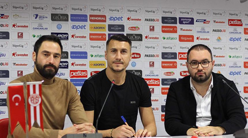 Antalyaspor'da Jahovic imzaladı