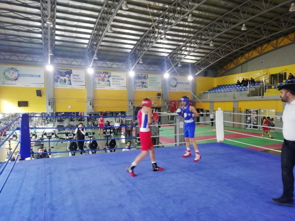 Gen&ccedil; Erkekler Boks İl Şampiyonası finali başladı