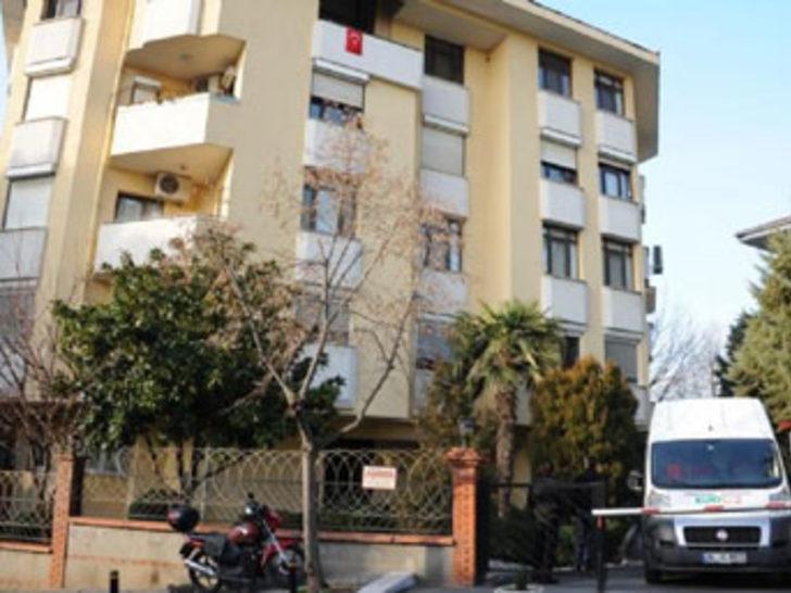 Ahu Yağtu ceketini alıp çıktı G4