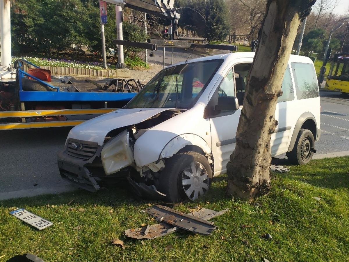 Beşiktaş&rsquo;ta kırmızı ışık ihlali kazaya neden oldu