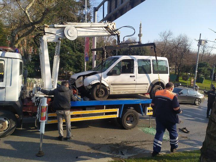 Beşiktaş’ta kırmızı ışık ihlali kazaya neden oldu G3