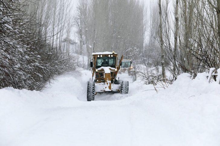 Van’da 300 yerleşim yerinin yolu açıldı G2