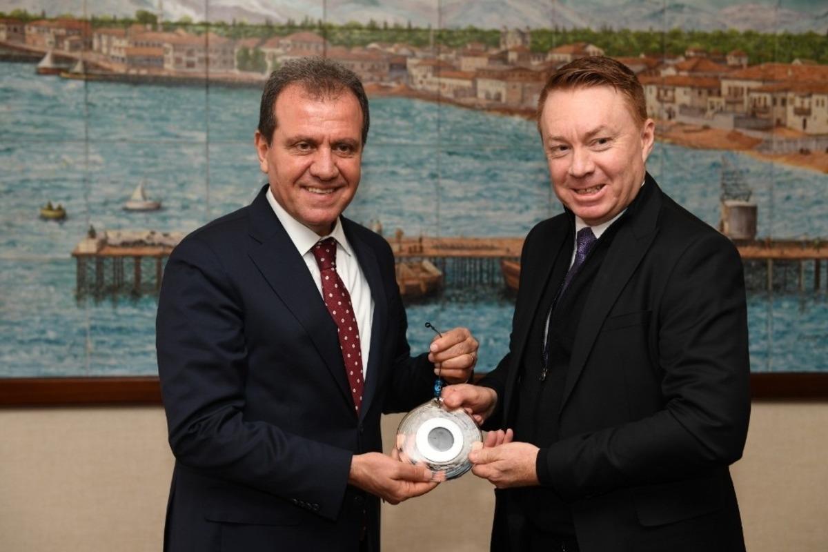 Avustralya B&uuml;y&uuml;kel&ccedil;isi Brown, Başkan Se&ccedil;er ile bir araya geldi