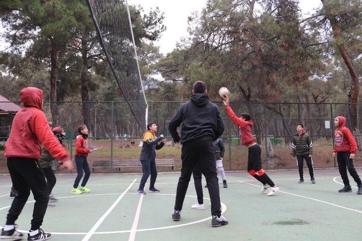 Kur’an’a Hizmet Derneğinden öğrencilere yarıyıl kampı G2