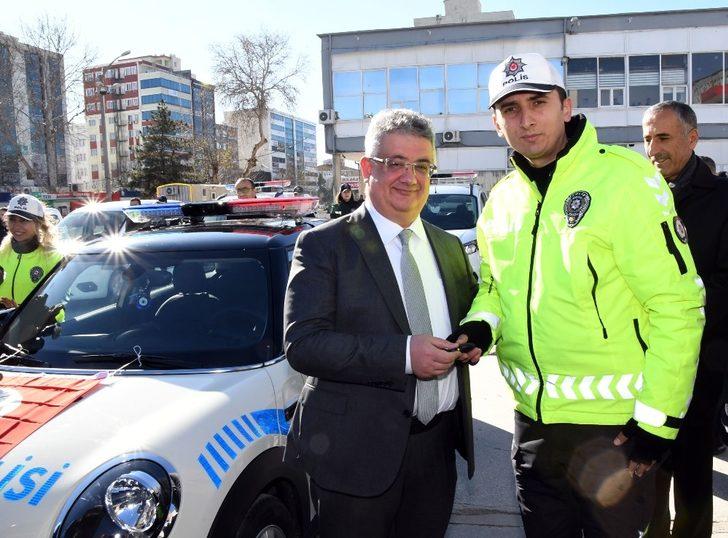 Yeni polis araçları törenle hizmete girdi G2