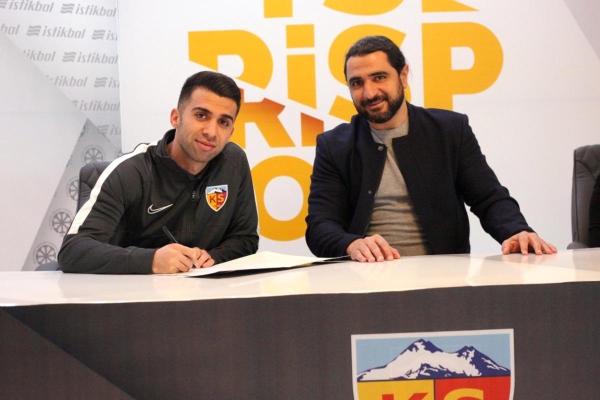 Sapunaru ve Emre Taşdemir s&ouml;zleşme imzaladı