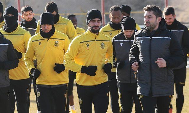 Kemal Özdeş, Yeni Malatyaspor ile ilk antrenmanına çıktı