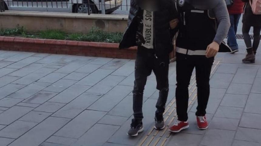 İki h&uuml;k&uuml;ml&uuml; Kuşadası&rsquo;nda yakalandı