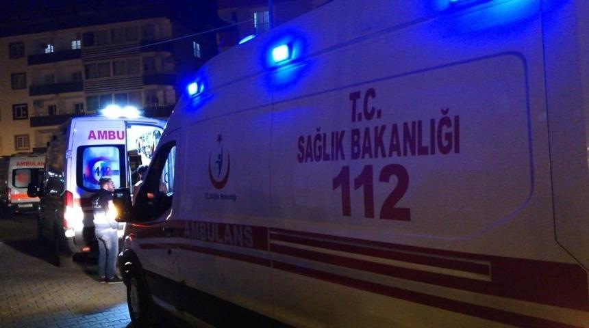 Osmaniye 112 ekipleri ve UMKE, Elazığ&rsquo;a yaraları sarmak i&ccedil;in yola &ccedil;ıktı