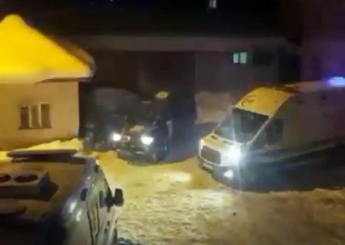 Hakkari&rsquo;den Elazığ&rsquo;a sağlık ekibi g&ouml;nderildi