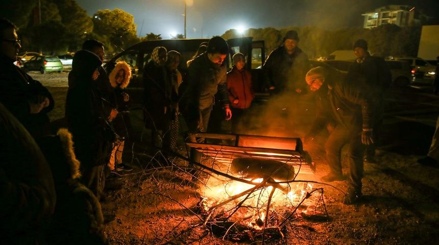 Son dakika: Manisa'nın Akhisar ilçesinde 4 büyüklüğünde deprem (AFAD-Kandilli Rasathanesi Son Depremler)