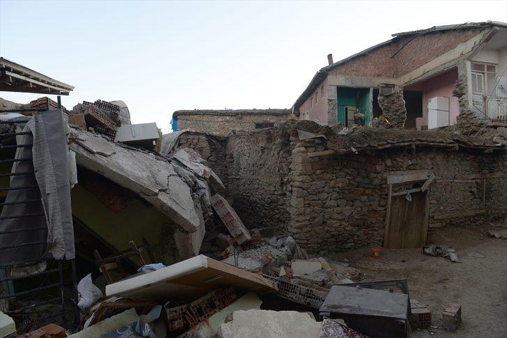 Elazığ ve Malatya'da arama kurtarma çalışmaları sürüyor  G5