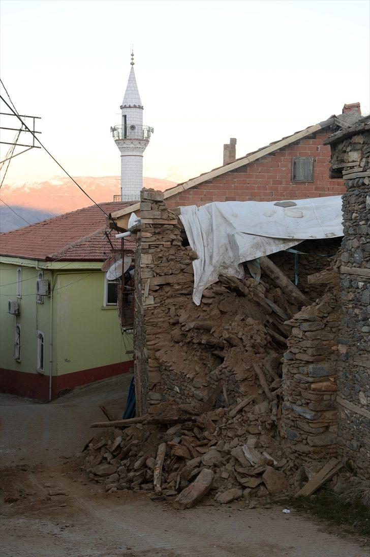 Elazığ ve Malatya'da arama kurtarma çalışmaları sürüyor  G2