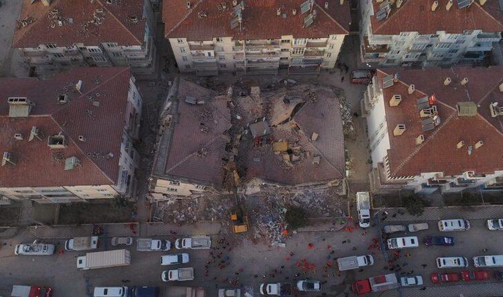 Ünlü isimler Elazığ depremi sonrası paylaştı! 'Üzüntüden gözümü kırpamadım' G5