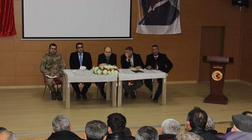 Mazıdağı Kaymakamı Kalkan muhtarlarla bir araya geldi