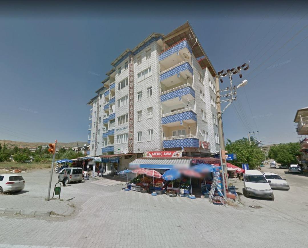 Elazığ'da 6 katlı 2 bloklu binanın &ccedil;&ouml;kmeden &ouml;nceki fotoğrafları