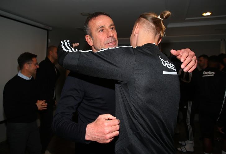 Beşiktaş'ta Abdullah Avcı ile yollar ayrıldı G1