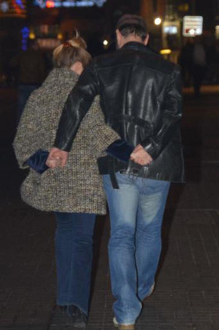 Ünlü çift dudak dudağa barıştı G3