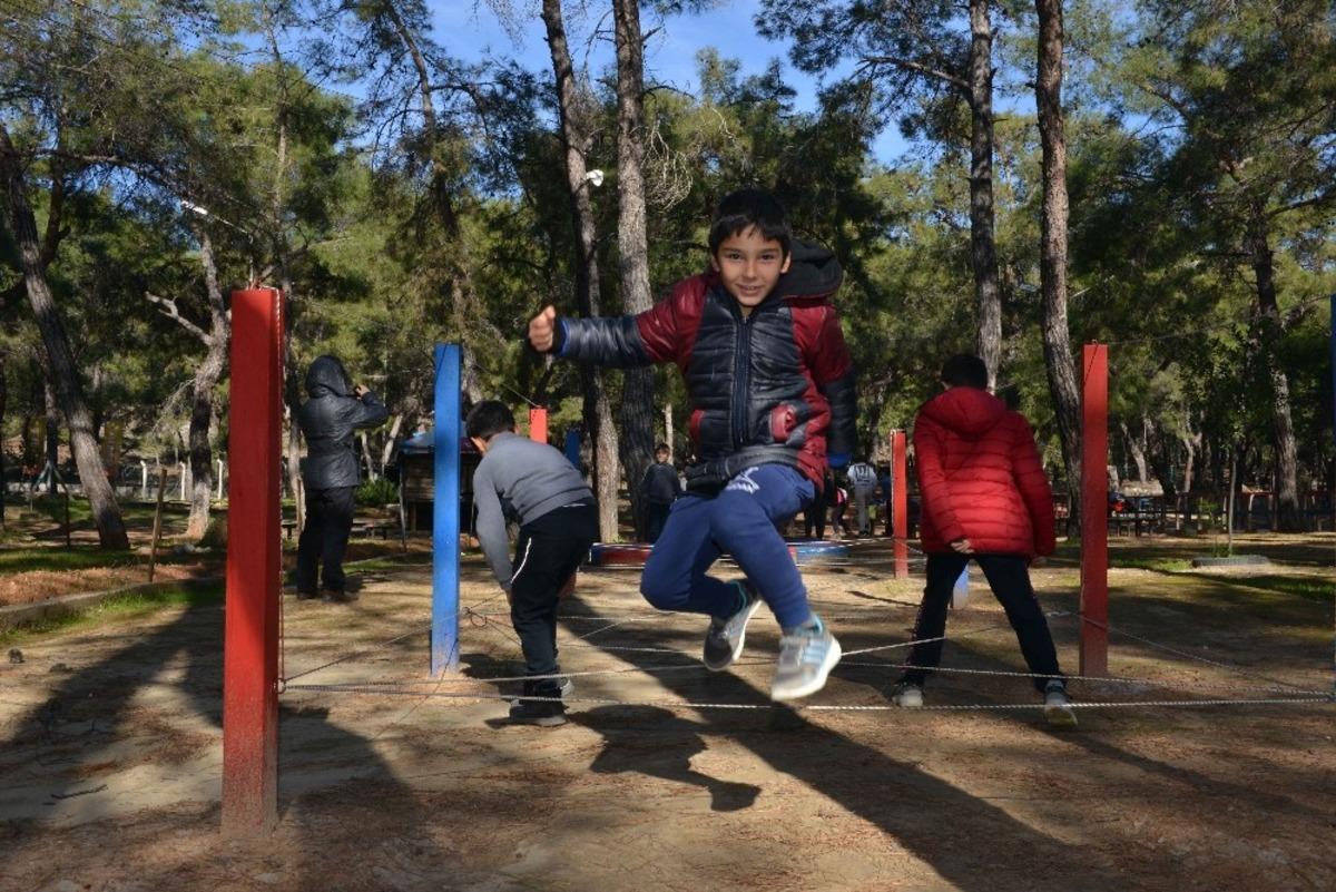 G&ouml;n&uuml;l El&ccedil;ileri Projesiyle minik kalplere dokunmaya devam ediliyor