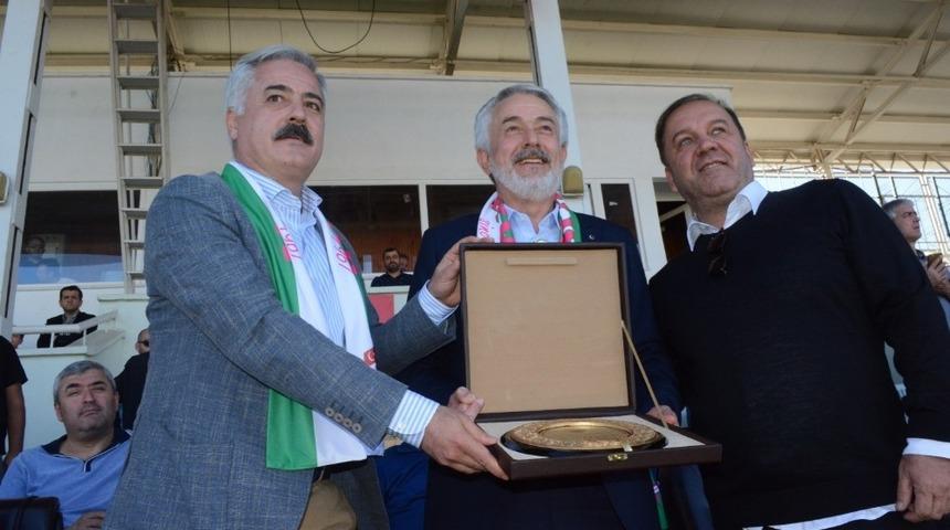 Başkan Yazgan: "Belediye, Başdeğirmen d&ouml;neminde kul&uuml;b&uuml;m&uuml;ze tarihin en fazla desteğini verdi"