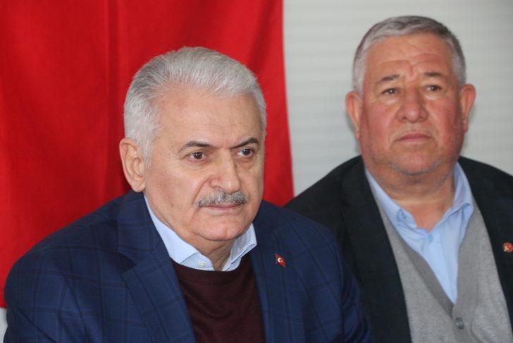 Manisa'da sarsıntılar devam ediyor, halk evlerine girmiyor (2) G3