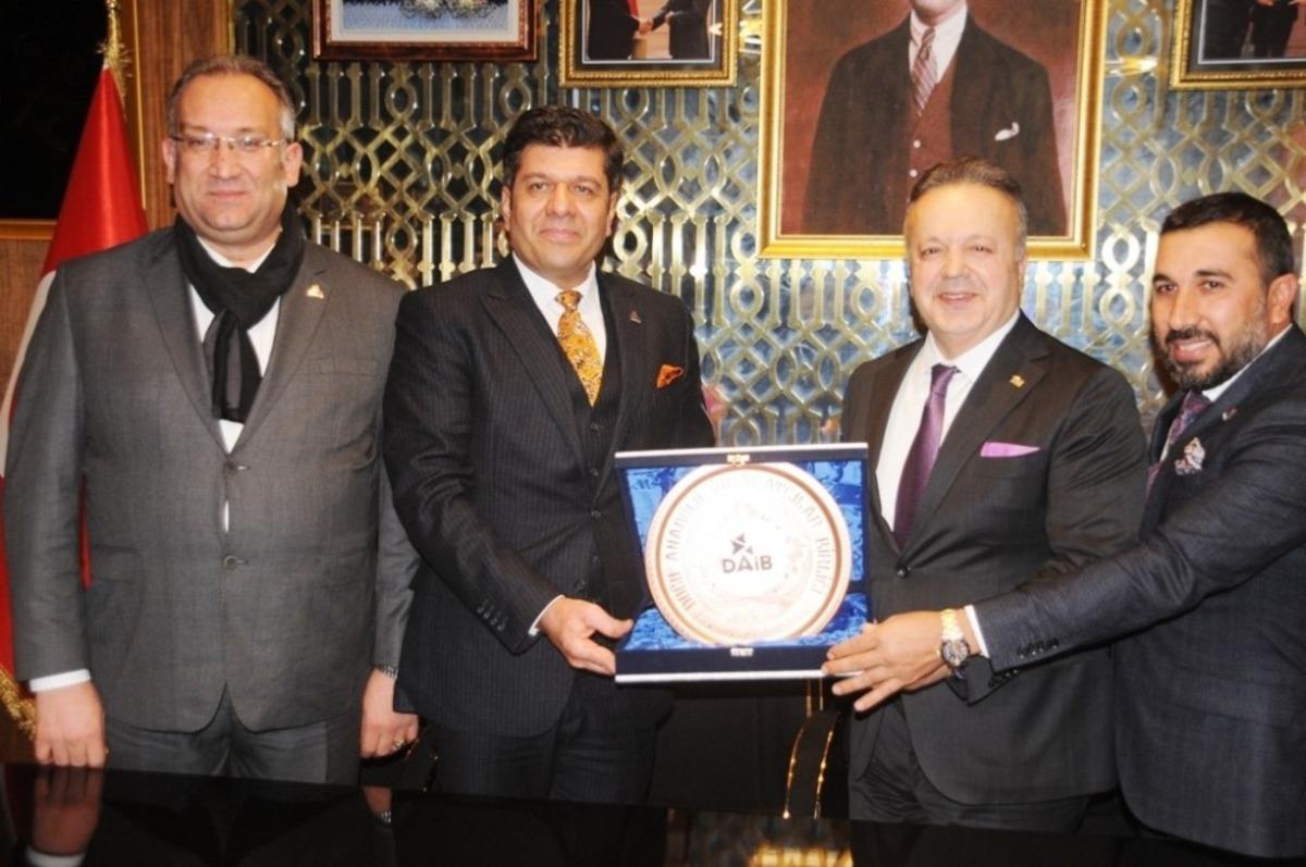 TİM Başkanı İsmail G&uuml;lle, Habur Sınır Kapısında incelemelerde bulundu