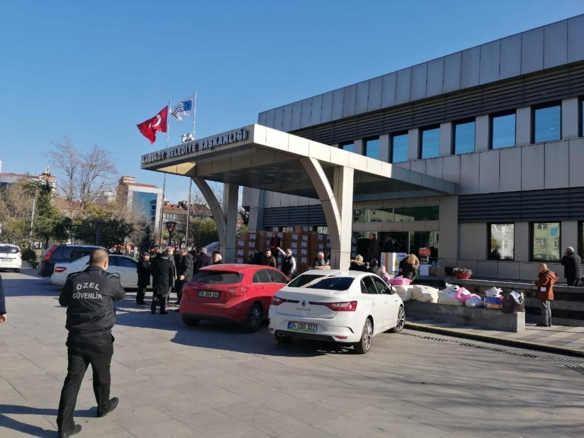 Depremde yuvasız kalan k&ouml;pek, Kadık&ouml;y&rsquo;de yeni yuvasına kavuşacak