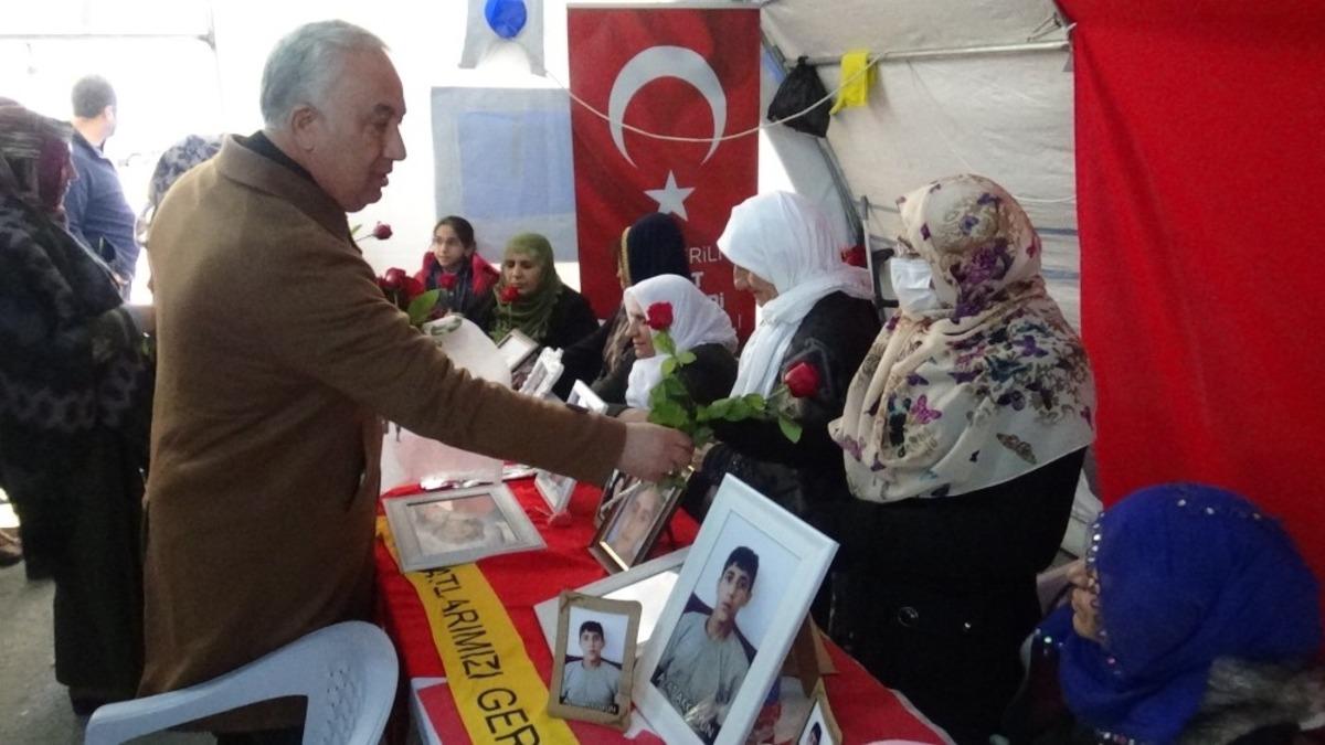 Arpa&ccedil;ay Belediye Başkanı Altay&rsquo;dan evlat n&ouml;betindeki ailelere ziyaret