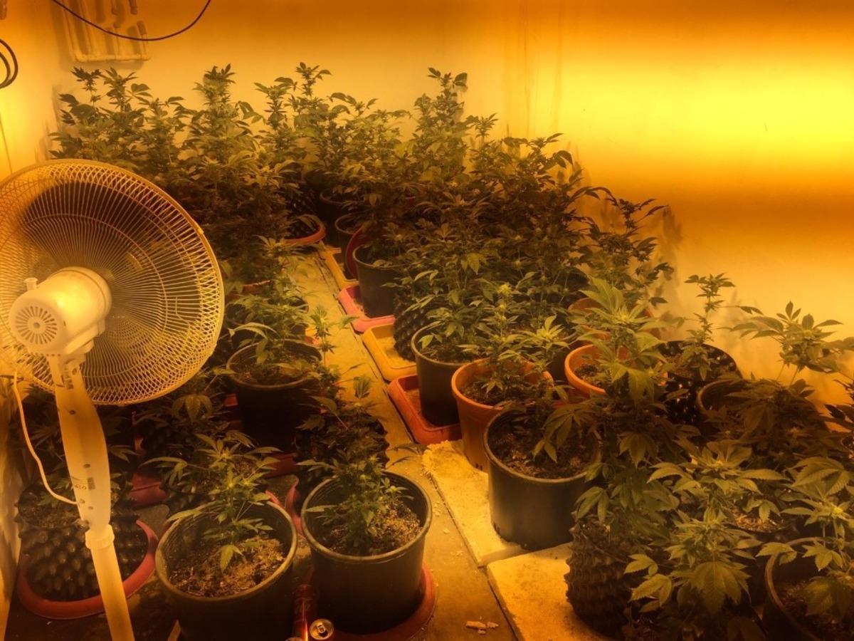 Kuşadası&rsquo;nda uyuşturucu imalatcısına operasyon