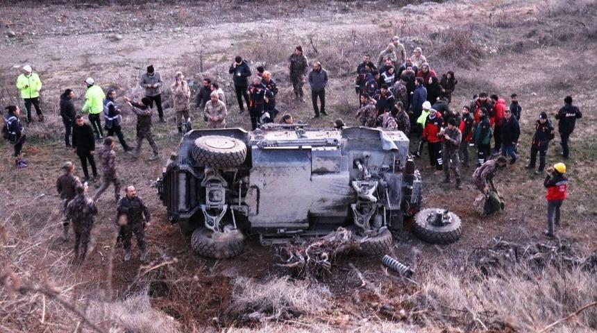 Cumhurbaşkanı Erdoğan’ın ziyareti öncesi polis zırhlı aracı kaza yaptı: Yaralı polisler var!